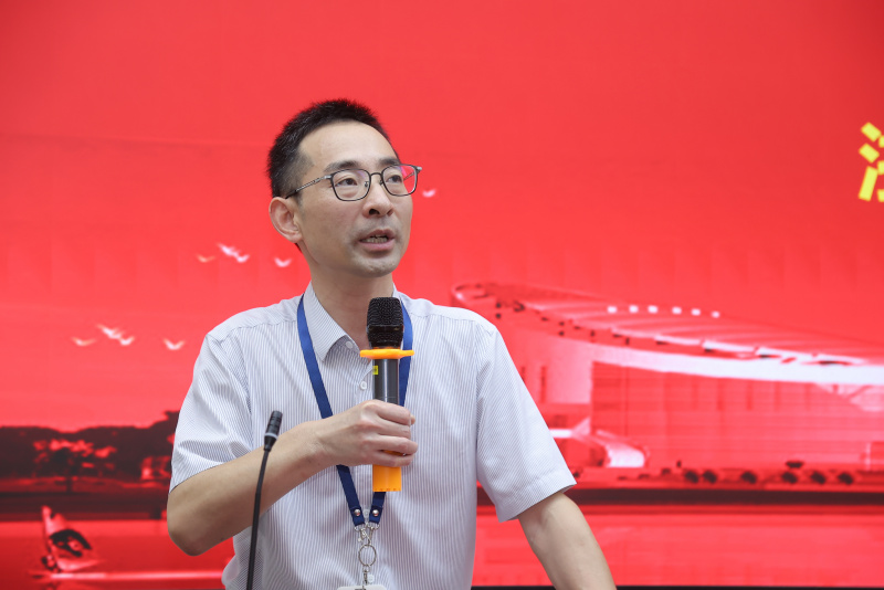 浙江明升mansion88首期“明升mansion88俊才”中层管理干部培训班正式开班 浙江大学经济学院副院长朱希伟.jpg