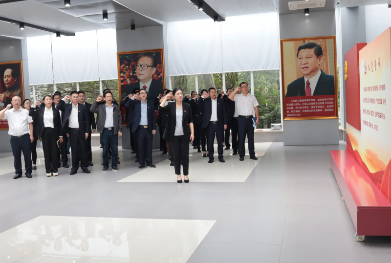 明底线 知敬畏 守初心 浙江明升mansion88开展2022年警示教育活动 入党宣誓.png